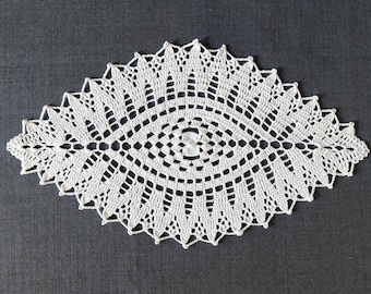 White Oval Crochet Doily, Lace Crochet Doily, Table Runner, Cotton Doily, Wedding Doily, Table Topper