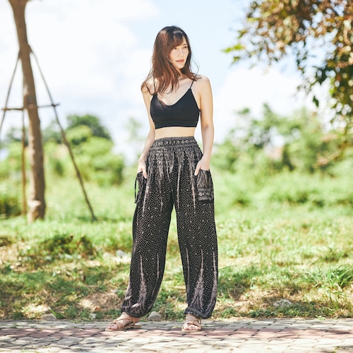 Pantaloni harem boho da donna - Pantaloni neri in rayon - I migliori abiti hippie per il costume di Halloween - Pantaloni yoga a gamba larga e fluidi con tasche