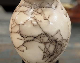 Urnas funerarias, belleza para cenizas Raku personaliza para tus seres queridos.