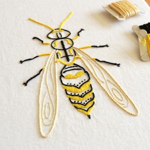 Anatomical Wasp, a lifelike embroidery pattern for an insect image 1