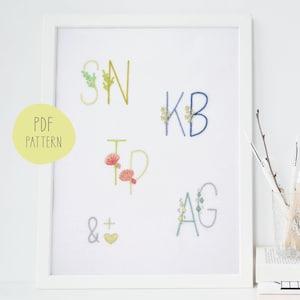 Monogramas delicados, un patrón de bordado de 4 alfabetos completos de letras elegantes para bodas, aniversarios, regalos especiales y ocasiones.