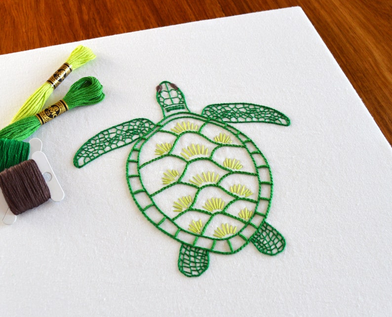 Anatomical Turtle, a modern embroidery pattern image 1