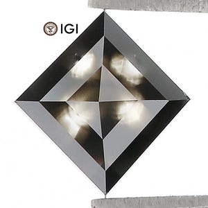 Diamante natural solto de 1,33 ct com certificação IGI, lapidação princesa modificada, cor preta. Diamante natural de cor preta, lapidação princesa, 5,85 mm, QL8961.