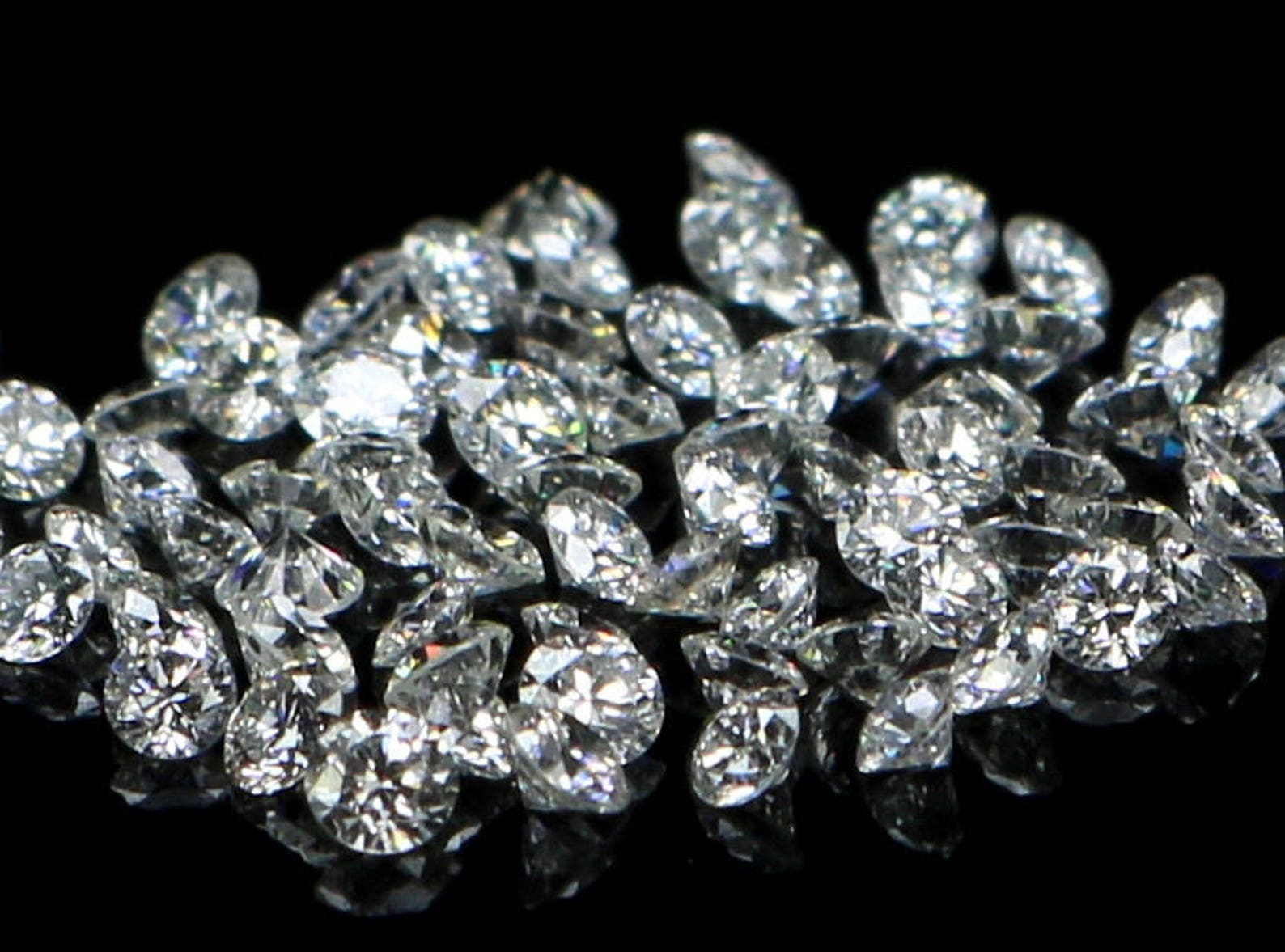 Природные бриллианты купить. Алмаз натуральный. Бриллианты россыпь.