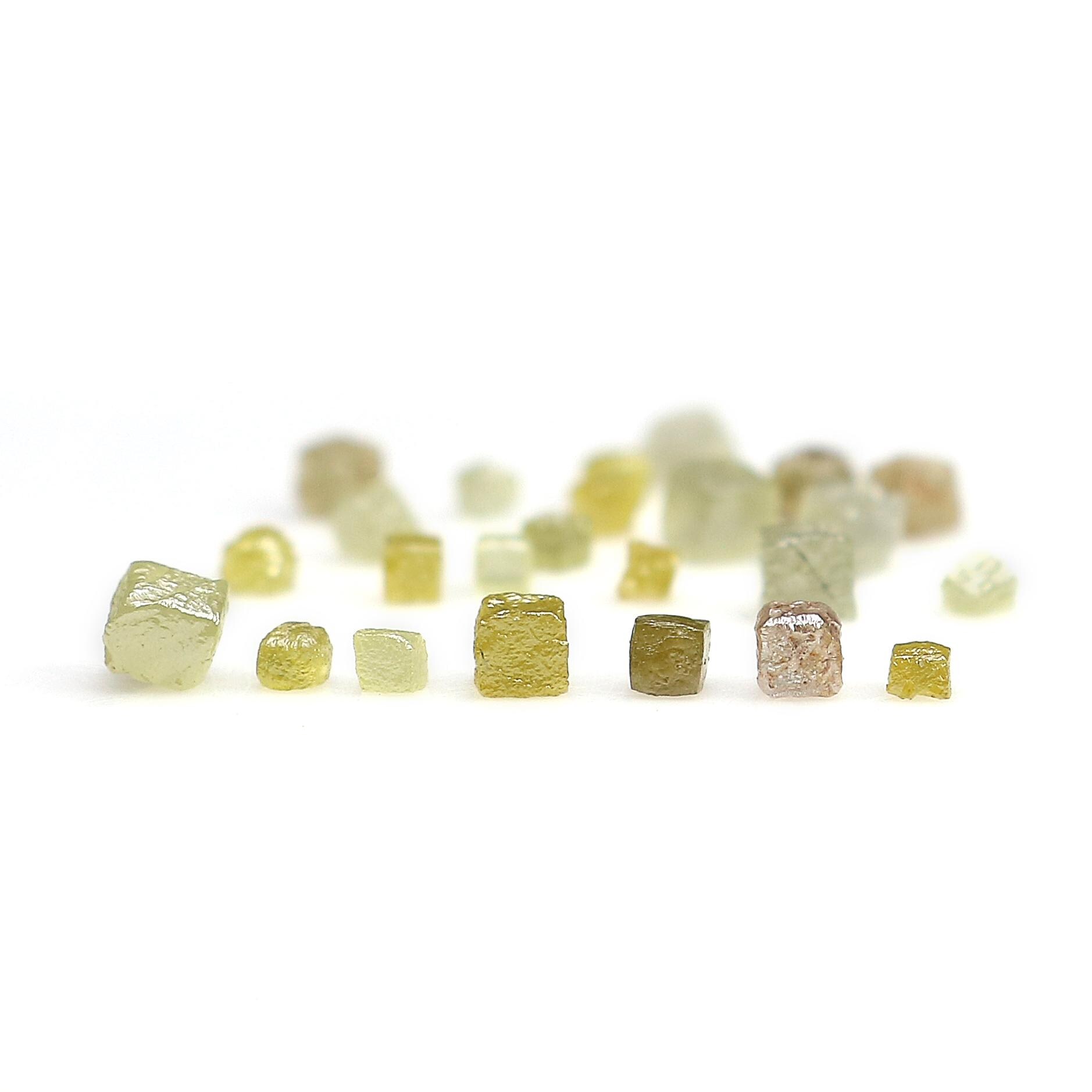 Diamants Bruts Naturels En Vrac - Forme Cube Poli - Mélange De Couleurs - Environ 2 Carats - 1,5-2,5mm