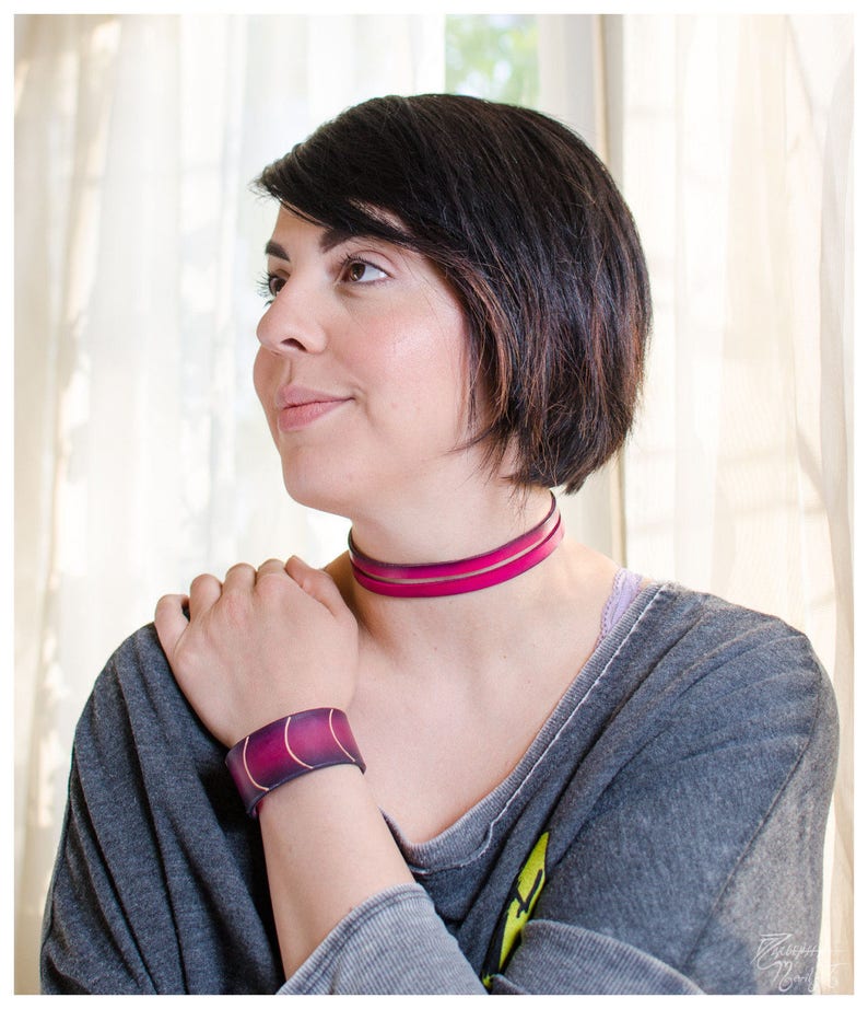 Blue leather choker / double wrap bracelet with vegtan bevel image 4