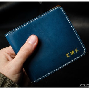 Cartera bifold de cuero personalizada para hombres- hecha a mano con cuero curtido vegetal italiano; personalizado hecho a pedido