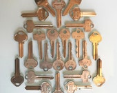 Lot of 25 Assorted Vintage and Modern Brass Keys - FREE Shipping in the USA
