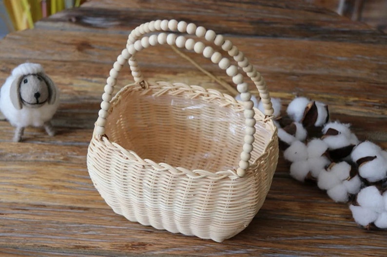 Rustic Wood Beads Willow Wedding Flower Girl Basket, Bridesmaid Basket, Flower Girl Gift, Hand Woven Basket, Vintage Wedding Basket image 4