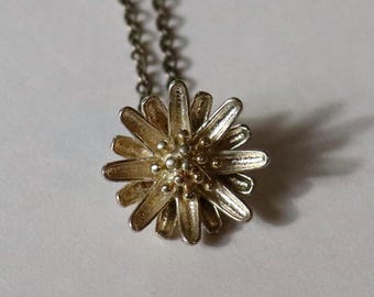 スターリングシルバーのデイジーネックレス、バースデーフラワー