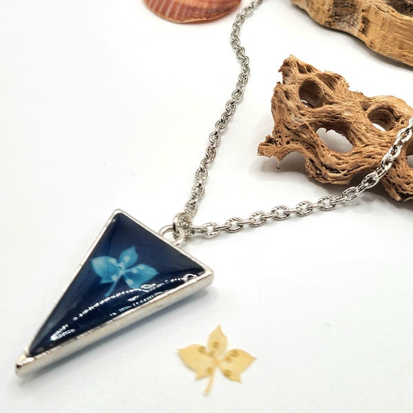 Flower Cyanotype Resin Necklace | Unique Jewelry | Cyan Blue | Blueprint | Sunprint | Alternative Photography | Botanical Pendant