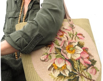 Vintage tapijttas en canvas draagtas, bloemenapplicatiepatroon, corduroy