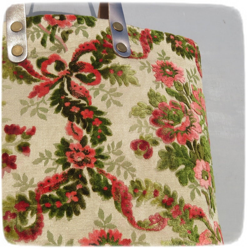 Romantic Bag, Tapestry vintage, Floral Upholstery Velvet, Red Rose Needlepoint image 8