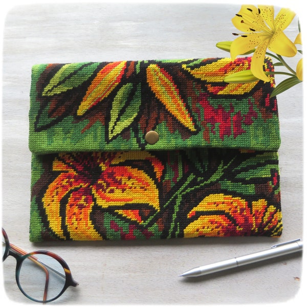 Pochette iPad pour Tablette, Canevas Vintage, Tapisserie Les Lys Oranges, Rangement Liseuse Ecran, Trousse Maquillage