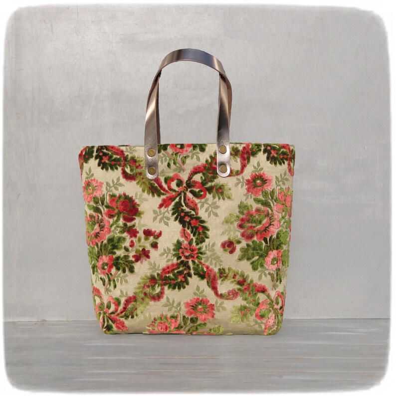 Romantic Bag, Tapestry vintage, Floral Upholstery Velvet, Red Rose Needlepoint image 3