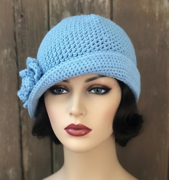 Crochet Cloche Hat: Vintage 1920s Style, Flower Ruffle  display picture 2
