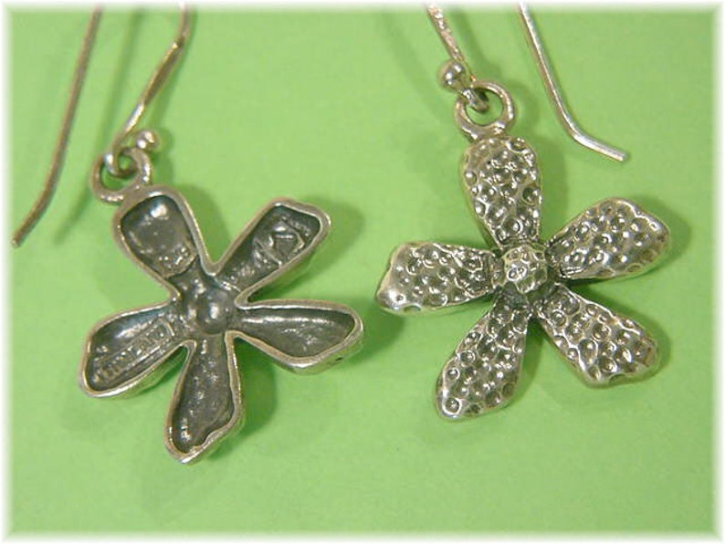 1 12 Silpada Sterling Silver Hammered Flower Dangle Earrings FREE SHIPPING Oxidized Floral Garden Wedding Boho Modern Art W1155