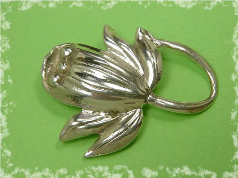 FREE SHIPPING Rare Arizona Sandcast Native American Indian Estate Sterling Silver Navajo Sand Cast Cactus Flower Brooch Pin Set of 2