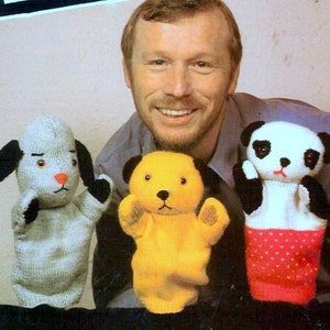 RETIREMENT SALE *** Vintage  Retro Knitting Pattern PDF  Glove Puppet  Sooty Sweep Soo  Bear Panda