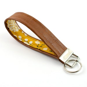 Boho Floral Keychain, Vegan Faux Leather Key Fob, Floral Fabric Key Holder, Cute Wrist Strap