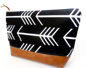 Diaper Holder, Diaper Clutch, Arrow Print, Makeup Bag, Wet Bag, Zipper Pouch, Arrow Fabric