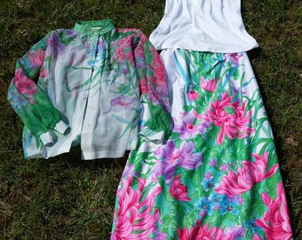 1960&#39;s Floral Print Skirt Blouse Outfit Three Flaggs Women&#39;s 3 pc.  Small/Medium