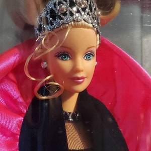 1998 Happy Holidays Barbie NRFB