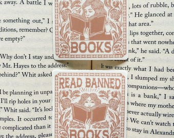 Leer libros prohibidos / Vinilo adhesivo de 2,5"