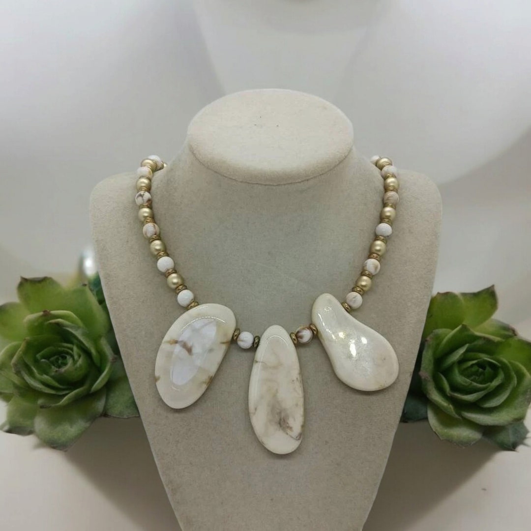 Cream Acrylic Necklace Set