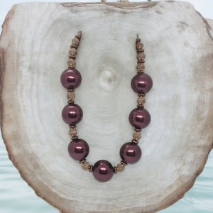 Collana di perle marroni - Collana marrone per donne - Collana di perle - Collana unica nel suo genere - Collana di dichiarazione - Collana con bavaglino - Ottimo regalo