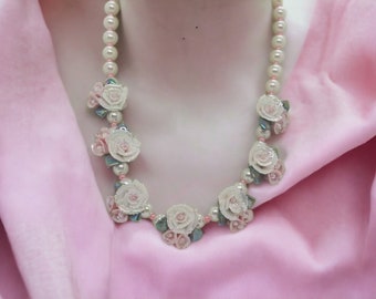 Collier de fleurs blanches et roses - Collier en céramique - Collier de fleurs - Collier de perles - Collier unique - Collier tendance - Cadeau