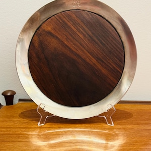 Colección excepcional / Figura redonda de plata de ley con bandeja de madera noble, de Tapio Wirkkala, año 1960, fabricada en Finlandia