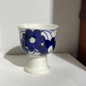 Rare/Vintage Arabia Finland Atelje goblet. Hand Painted goblets with blue flowers by gog. Made in Finland