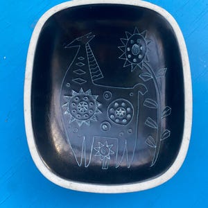 Vintage Arabia Finland stoneware art bowl / wall art named “Tarina” 1950, made in Finland