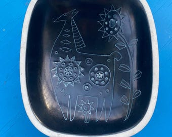 Vintage Arabia Finland stoneware art bowl / wall art named “Tarina” 1950, made in Finland