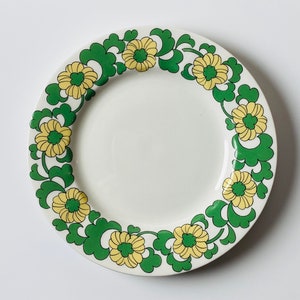 Super rare vintage Arabia Finland ”Petunia“ dessert plate, made in Finland