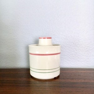 Very Rare Stig Lindberg cute ceramic container named “Soft&quot;. Decorated by Pia Rönndahl designed for Gustavsberg - 1982, made in Sweden