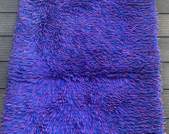 Bright and beautiful Mid Century Modern Vintage Finnish Rya Rug (Ryijy) 1970s made in Finland