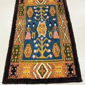 Museum piece/A wonderful and collectable  Finnish folk art woolen Rug