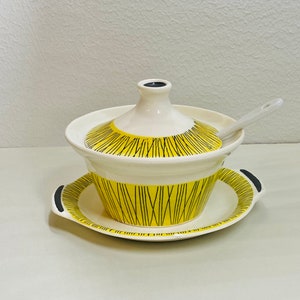 Mid-century modern vintage Stavanger flint Norway Bambus Flamingo serving bowl and plate sets designed by Inger Waage, 1950s, Made in Norway