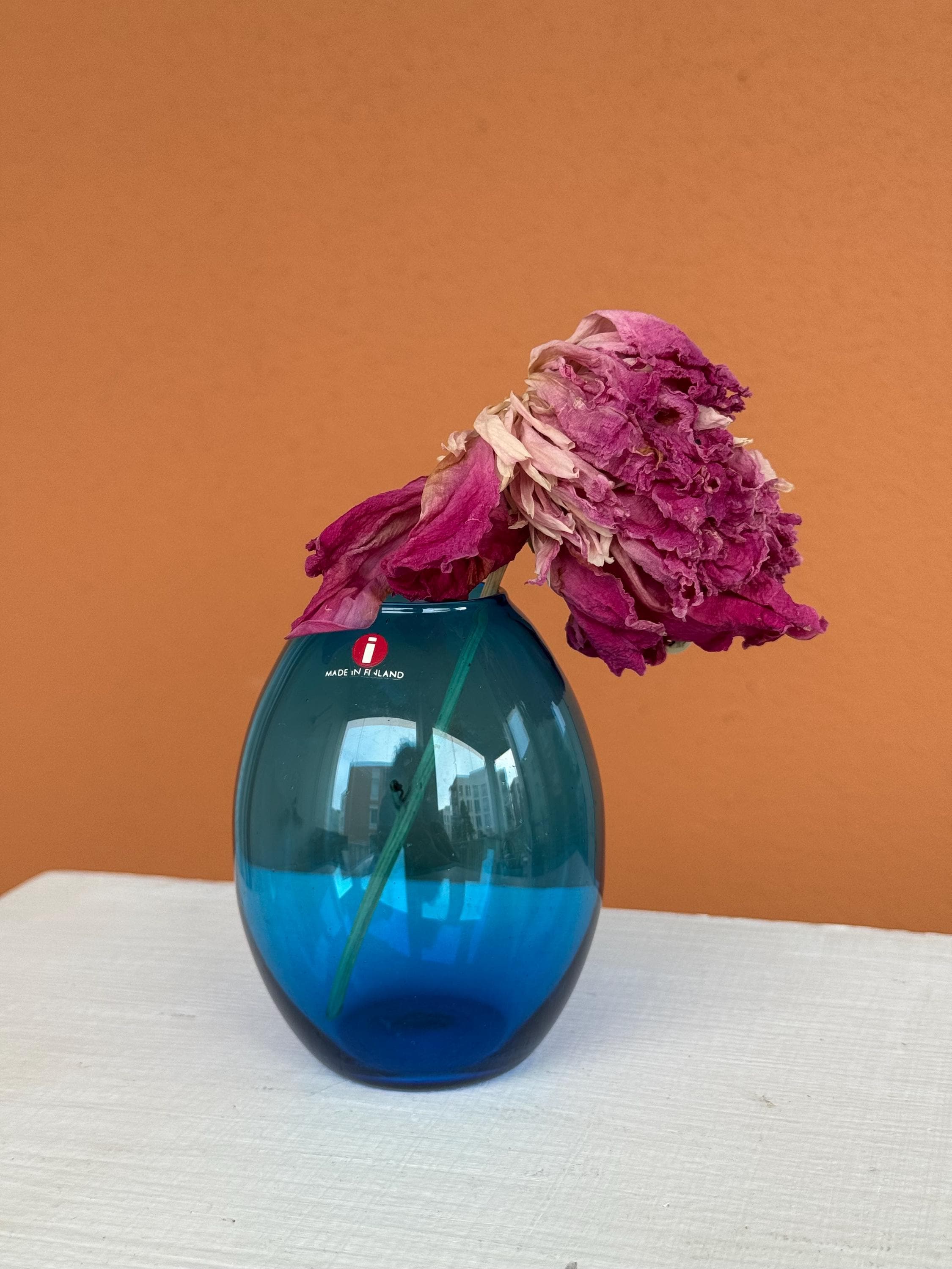 Beautiful/ Elegant/ Blue Glass Vase 2797 Designed by Tapio