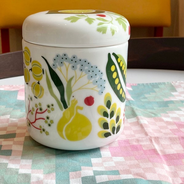 Eine Lockendose namens ''Kulinara'' von Hanna Werning für Rörstrand.Made in Sweden