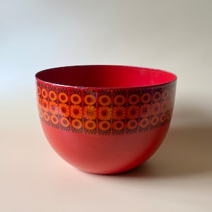 Big vintage Finel arabia red enamel bowl by Kaj Franck, made in Finland, 1960s