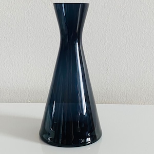 Kaj Franck design No.1541 glass vase made in Finland 1950s