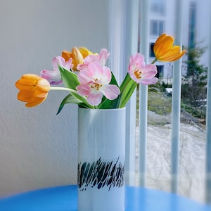 Beautiful glass vase made in nuutajärvi by famous Finnish designer Björn Weckström, 1980s, Made in Finland
