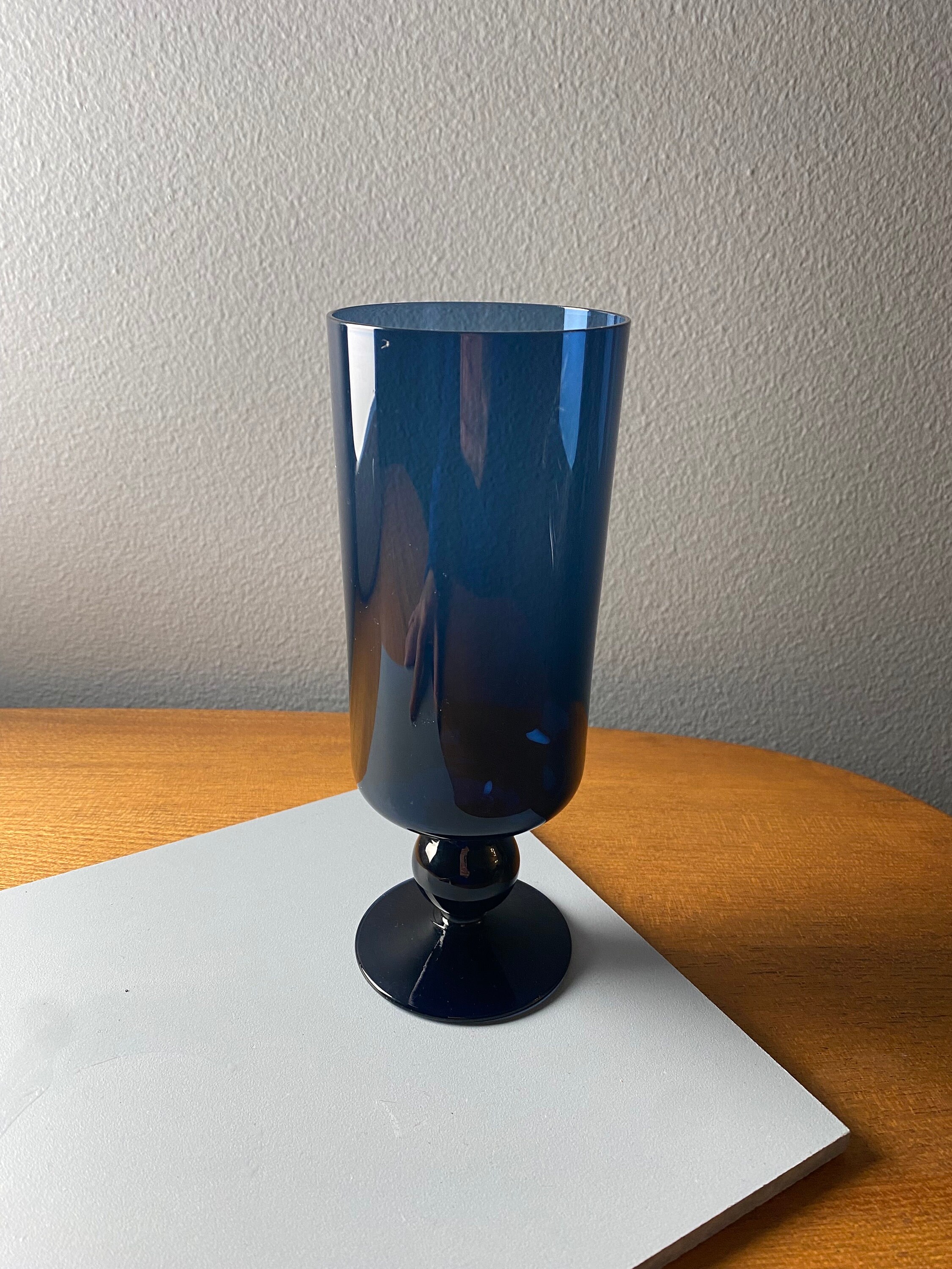 Vintage / Beautiful Blue Nuutajärvi Glass Vase 3047 Designed by