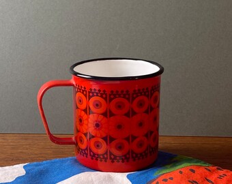 Seltene Finel arabia Emaille-Tasse namens Kehrä – Design von Raija Uosikkinen in den 1960er Jahren