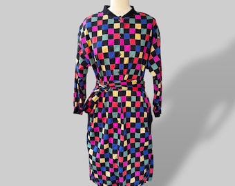 Ein Vintage bunt kariertes Hemdblusenkleid mit Gürtel von Marimekko/Original vintage Marimekko, 1980er Jahre, made in Finland