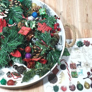 Natale cerca e trova, cerca e trova contenitore sensoriale, contenitore sensoriale natalizio, Natale I Spy, contenitore sensoriale, I Spy contenitore sensoriale / abbinamento