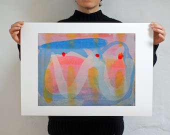 Può includere: Dipinto astratto con una combinazione di colori blu, rosa e giallo. Il dipinto presenta una serie di forme e linee sovrapposte, creando un senso di movimento e profondità.